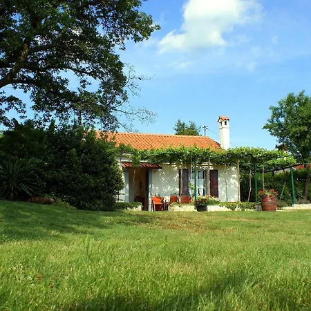 Freistehendes Haus Violeta Mit Weitlaeufigen Garten By Interhome * Raša
